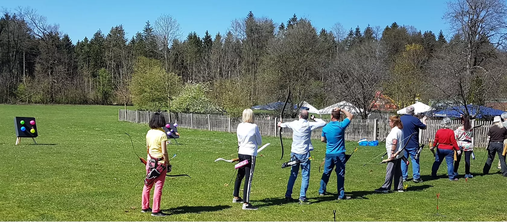 2 Std. Bogenschießen-Schnupperkurs mit Pfeil & Bogen für 2-4 Personen