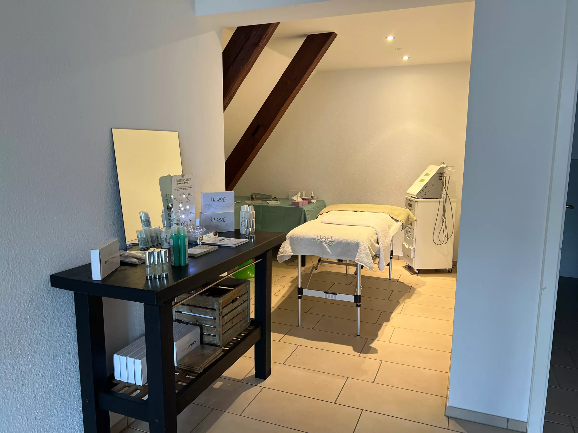 1 oder 2 x "Schöne Beine" mit Peeling & Cellulite-Massage