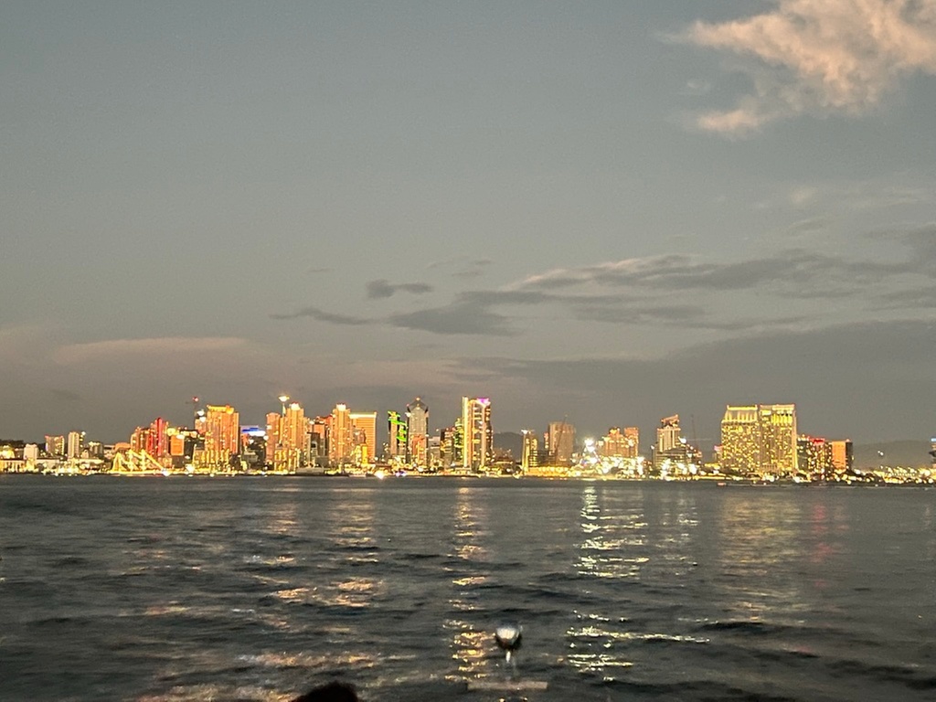 Relaxing San Diego Boat Tour with Scenic Views