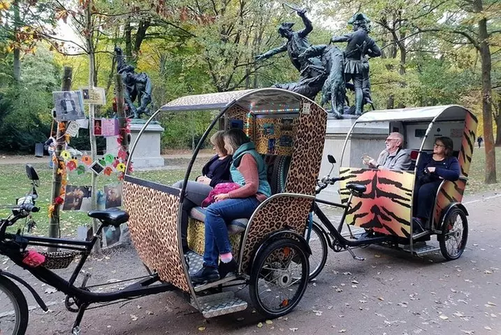 Rickshaw Tour für 2 Pers. / Party Bike Tour für bis zu 6 Pers. bei Rickshaw Sightseeing Berlin (bis 35% sparen)
