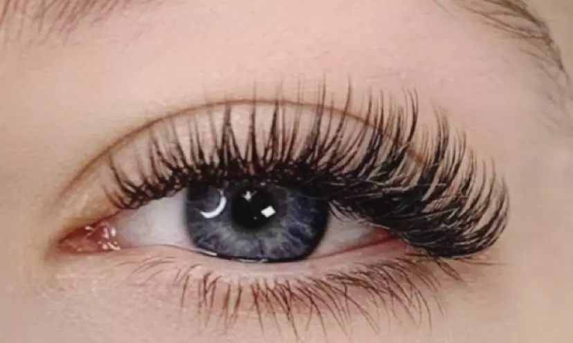 Discover True U Aesthetics' Hybrid Mascara Look Lashes with up to 40% off for a Fuller, Natural Appearance - Primary Image
