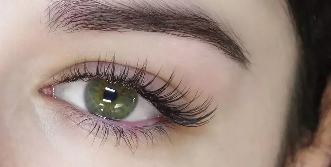 Get Stunning Eyelash Extensions for a Natural Look