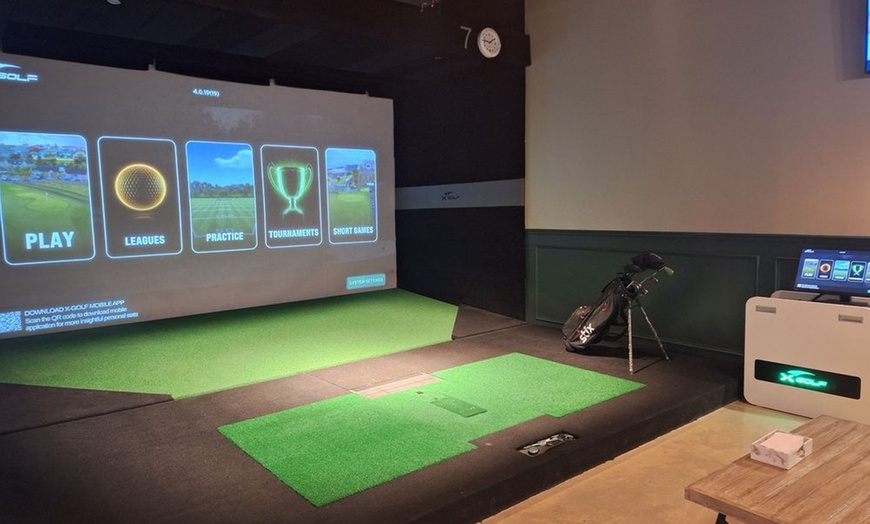 Image 8: Elevate Your Game: Immersive Virtual Golf Simulator Experience