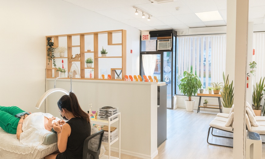 Image 6: Cashmere or Mink Eyelash Extensions at Chelsea Lash