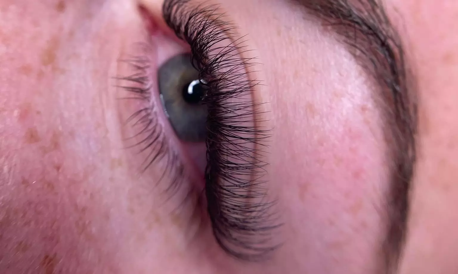 Up to 37% Off on Eyelash Extensions at Amimarluxe