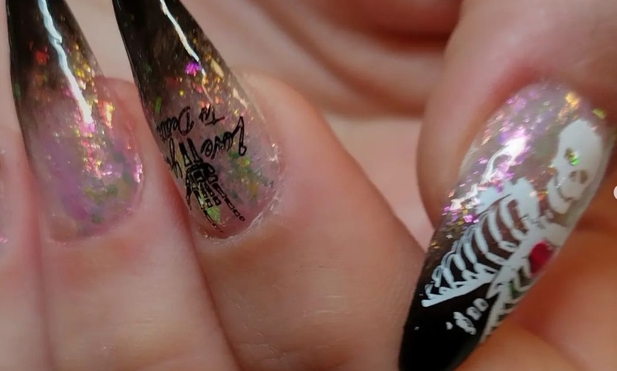 Image 1: Up to 40% Off on Nail Spa/Salon - Shellac / No-Chip / Gel at Naturally Stoked