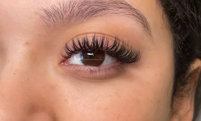 Ashley s Aesthetic offers Full Set of Classic or Wet Set Eyelash Extensions with up to 50% off for an eye-catching transformation. - Second Medium