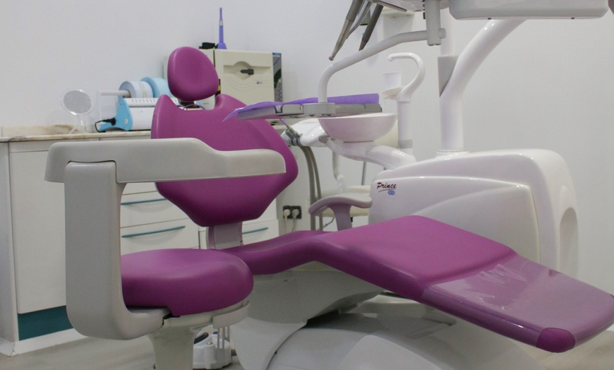 Image 11: Hasta 88% de dto. en Blanqueamiento dental - En consulta - Sin marca en Clínica Dental Sante