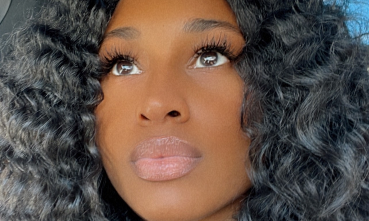 Experience Lash Confetti Co's fullset classic or volume extensions with up to 49% off