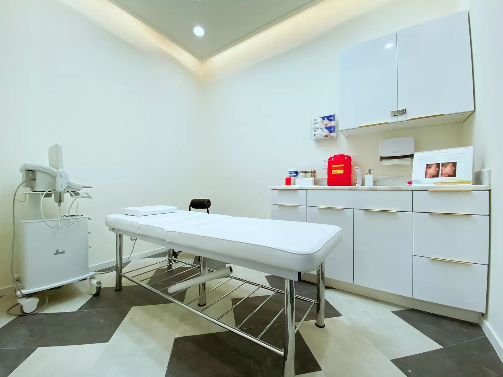Discover Revive Beauty Aesthetics' Stellar M22 IPL Treatment for rejuvenated skin, with services in English and Mandarin up to 40% - Second Medium