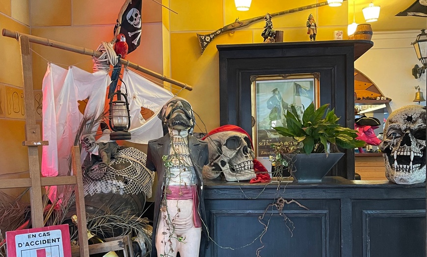 Image 9: Épées de viandes mixtes et assiettes gourmandes au Wallilabou Bay