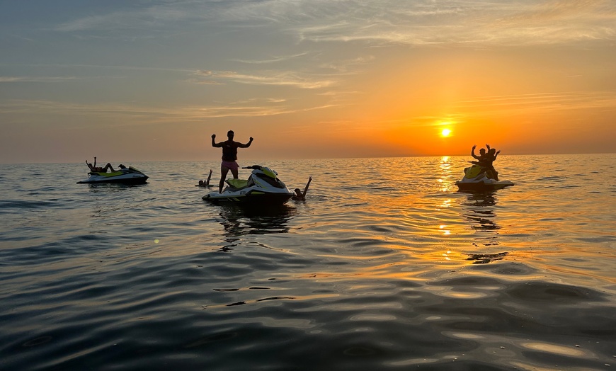 Image 2: Randonnée de Jet Ski pour 2 personnes avec JETSKI Deauville