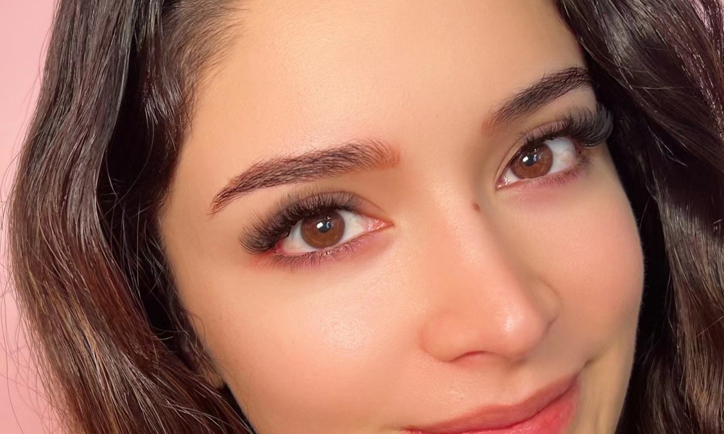 Enhance Your Look with Cashmere Eyelash Extensions
