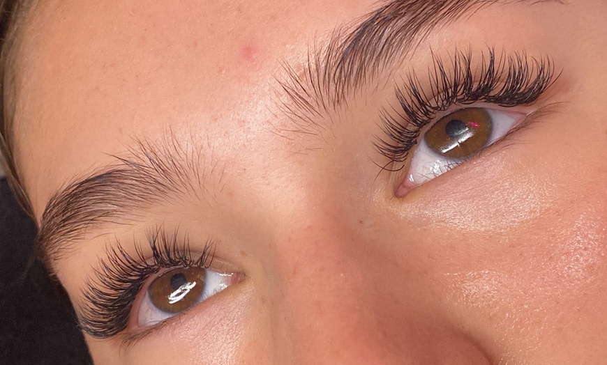 Image 2: Up to 50% Off on Eyelash Extension - Classic