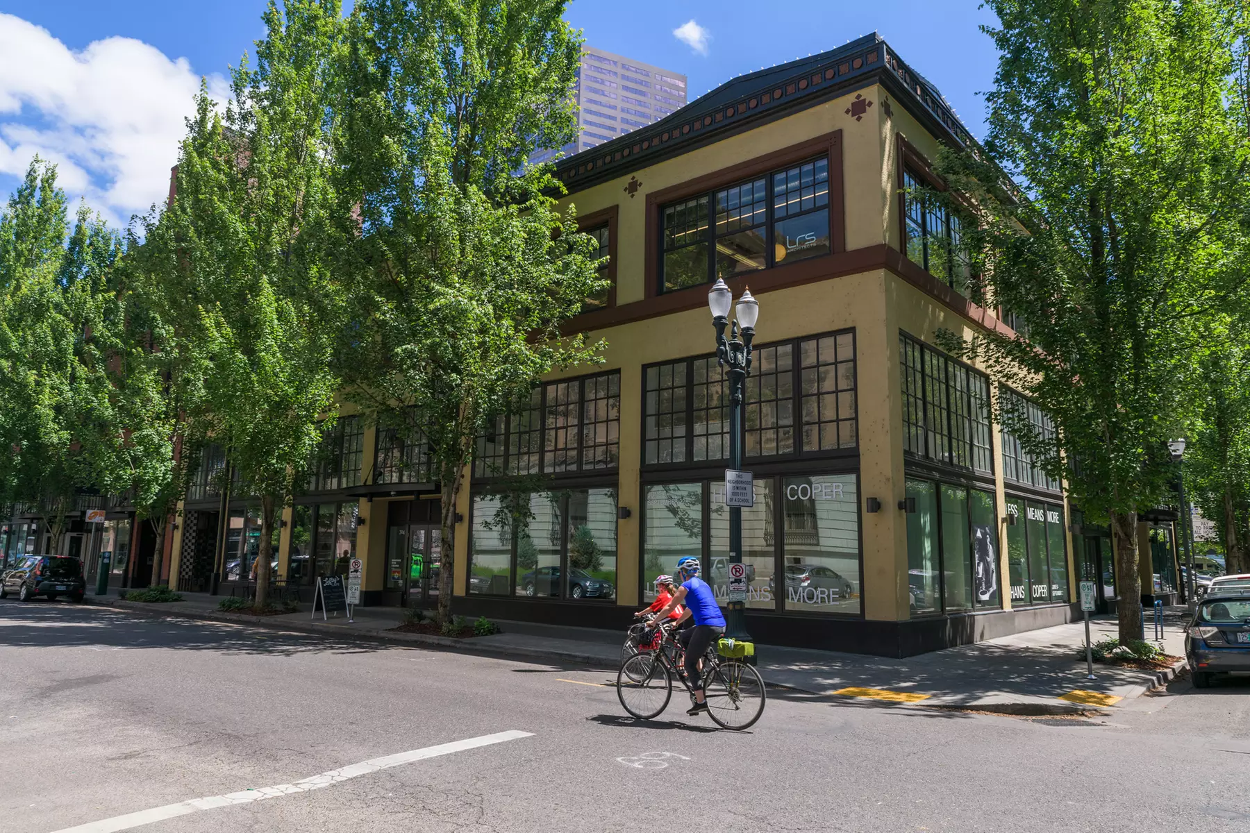 Explore Jewish Culture and History with Guided Tours