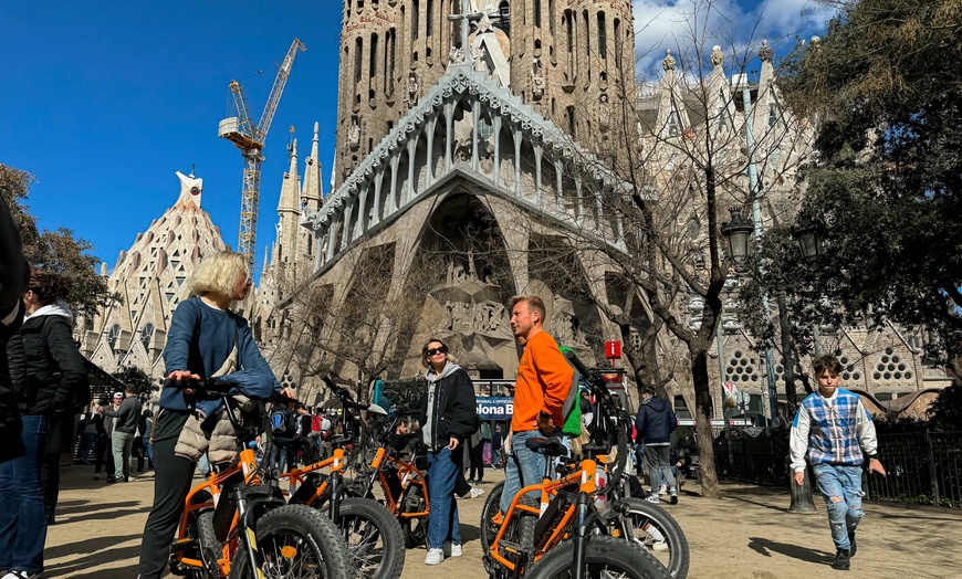 Image 7: Hasta 50% Tour guiado en bicicleta/e-Bike por Barcelona