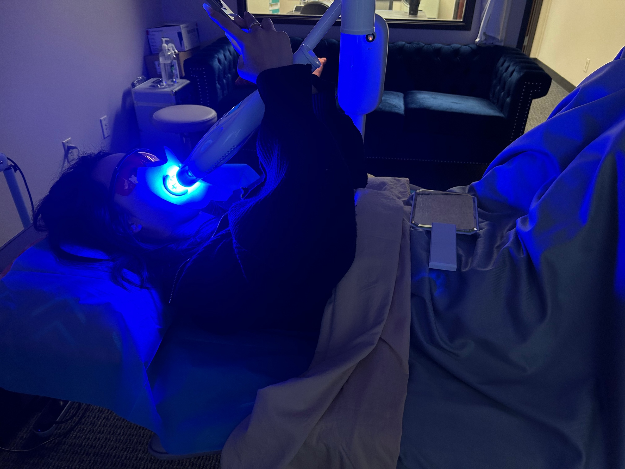 Up to 30% Off on Teeth Whitening at Elvis beauty