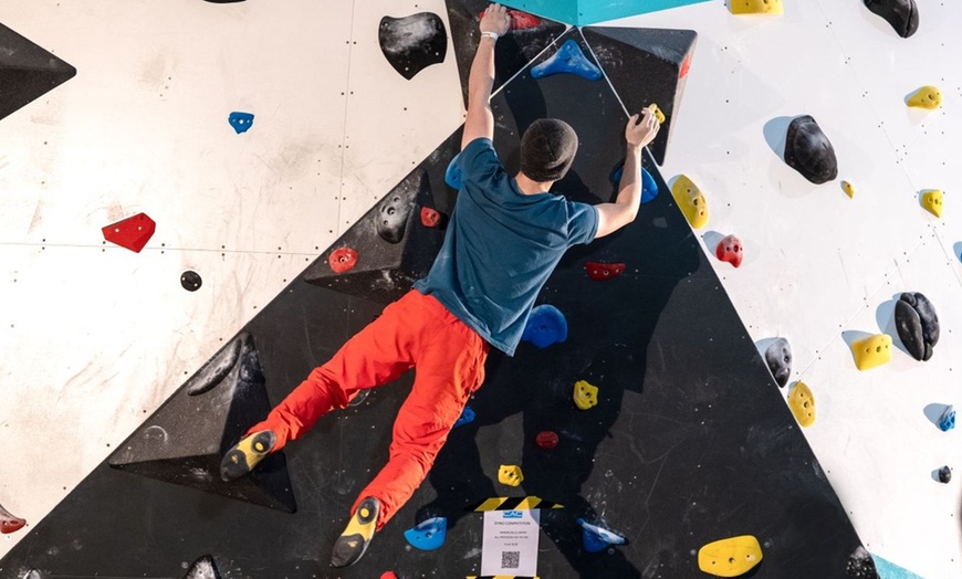 Image 2: Up to 38% Off Climbing Indoor, Graystone Action Sports Academy