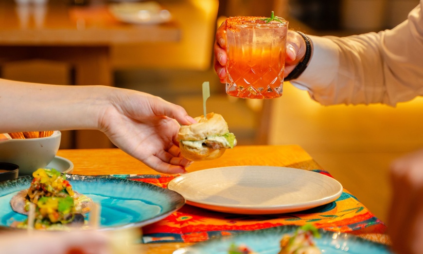 Image 5: 4* Noches Latina Night 3-Course Experience for 1, 2, or 4 People