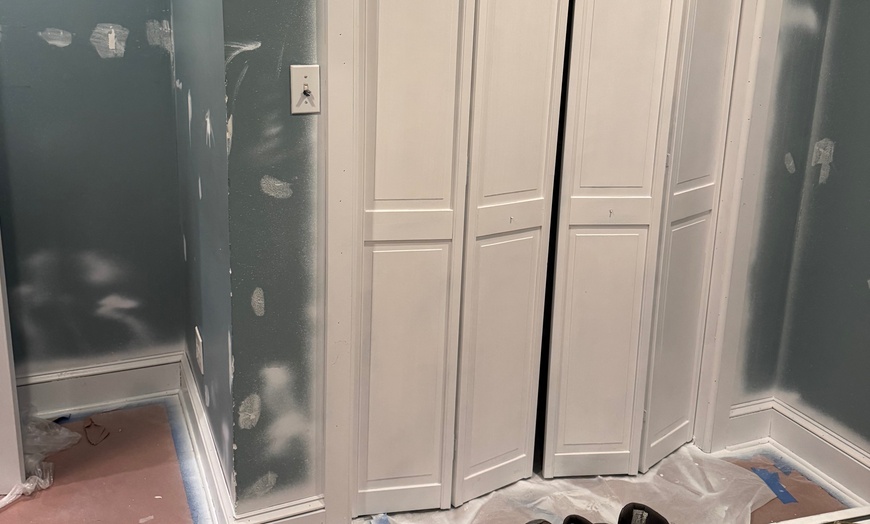 Image 6: Quick and Reliable with 2 or 4 Hours of Standard Handyman Services