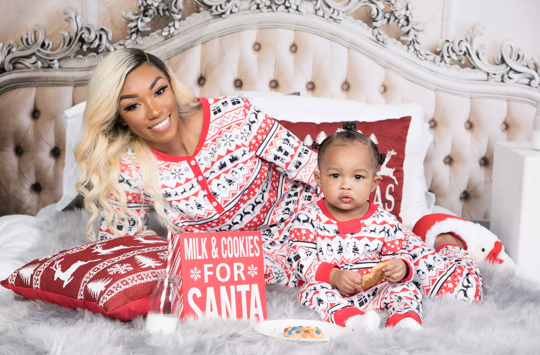 Up to 90% Off on In-Studio Holiday Family Shoot