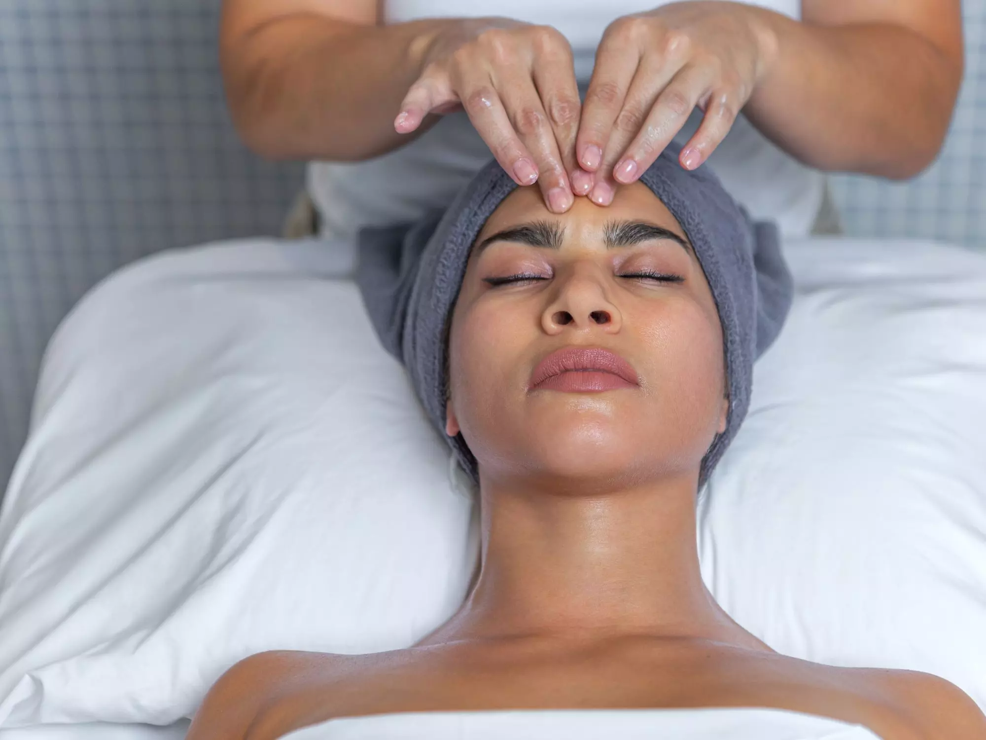 Up to 55% Off on dermaplaning at London Body Centre