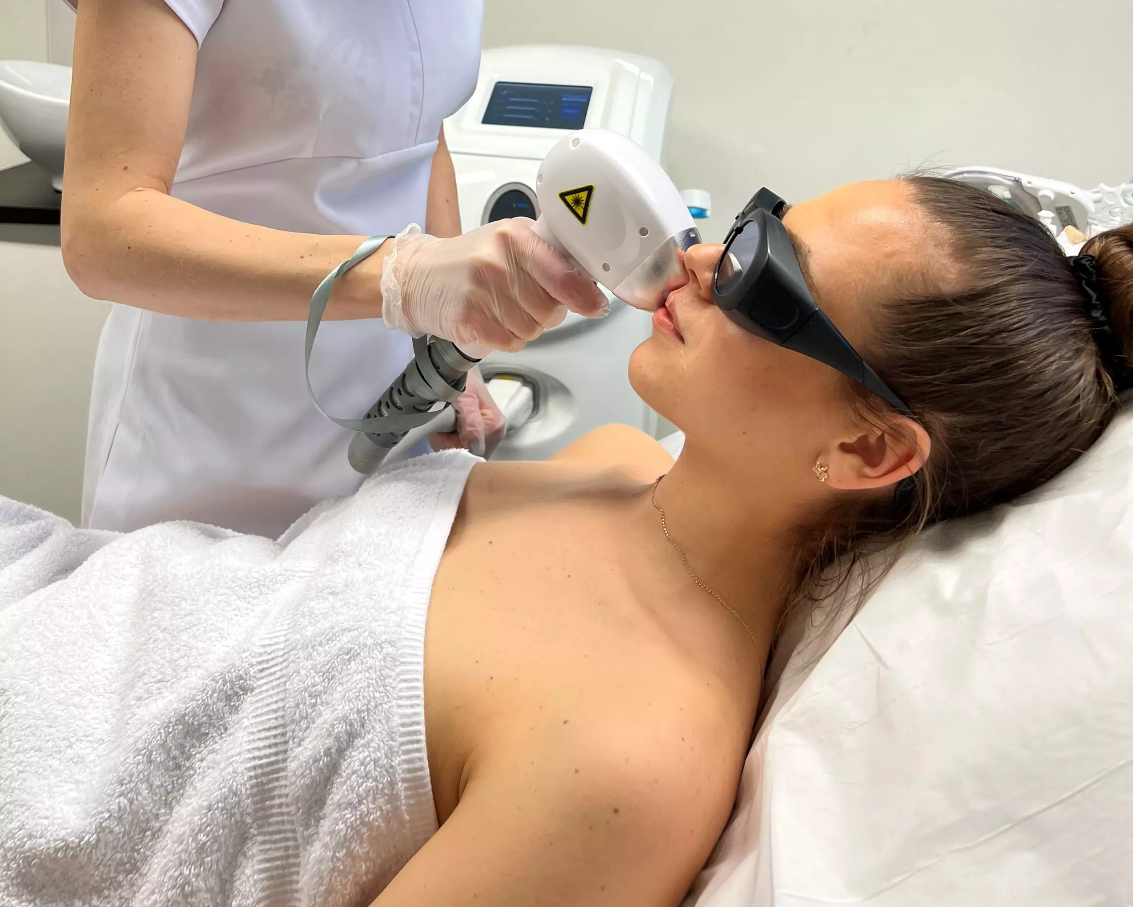 Up to 90%Off on Laser Hair Removal at Moda Donna Beauty Clinic