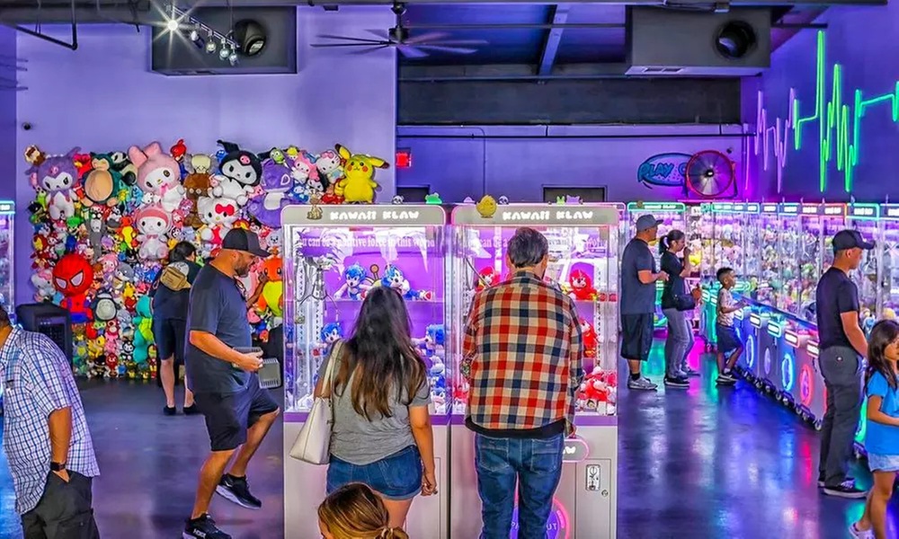 Claw Machine Magic: Fun, Prizes, and Kawaii Vibes Await!