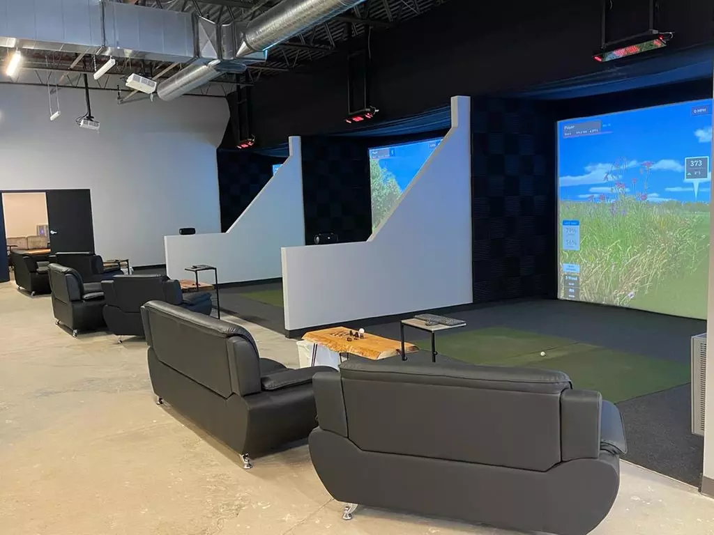 4-Hour Indoor Golf, Pitcher of Beer or 4 Mixed Drinks, & Waffle Fries or Virtual Golf Simulator (Up to 46% Off) - Second Medium