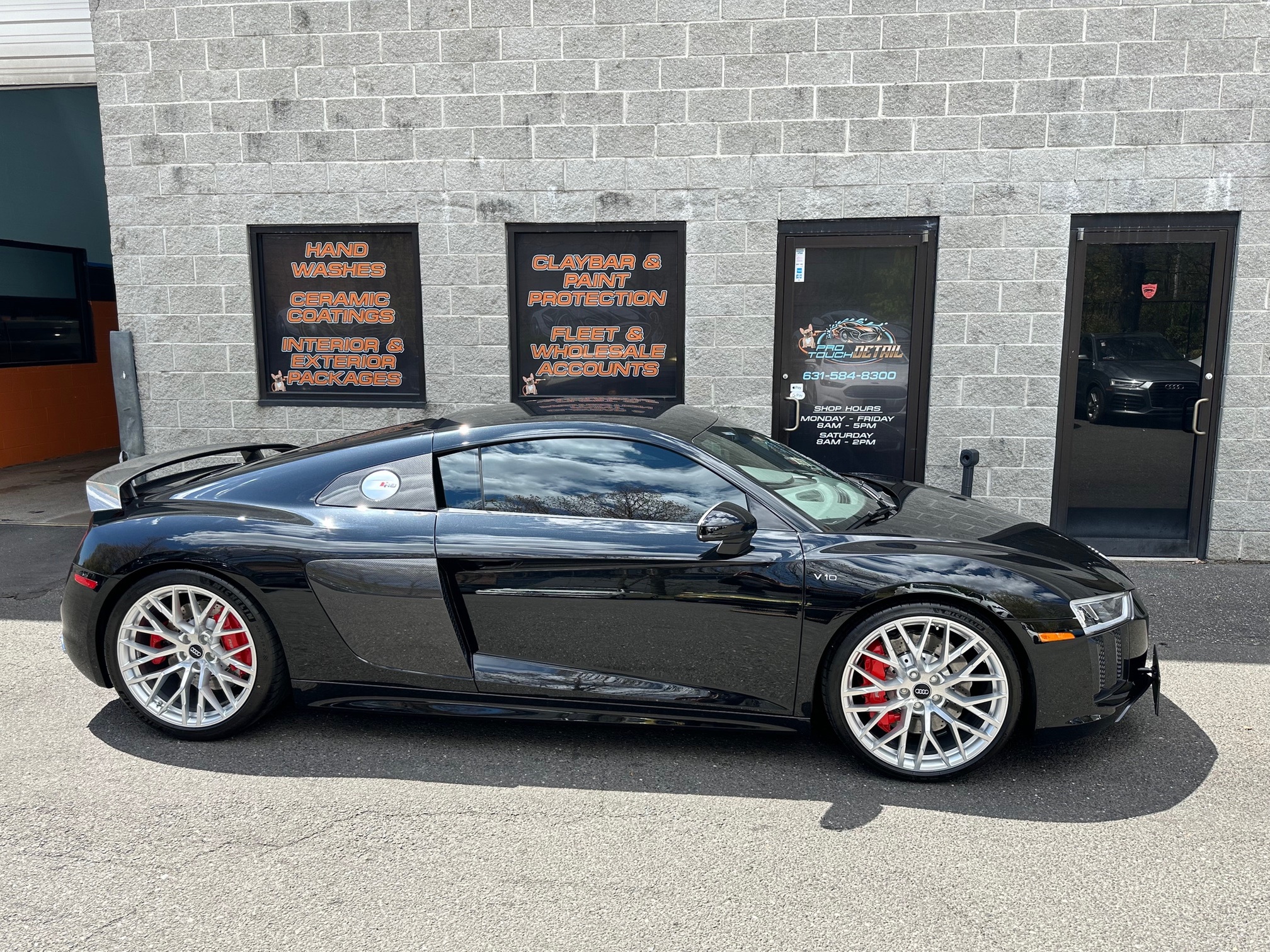 Interior & Exterior Detailing for Sedans, SUVs & Trucks