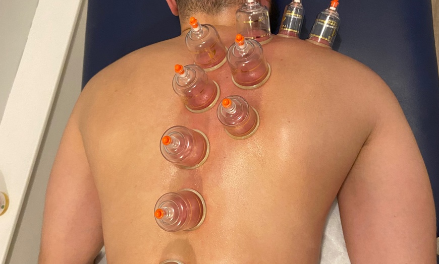 Image 4: Relax with 30/45/60 Min Sports Massage Sessions!