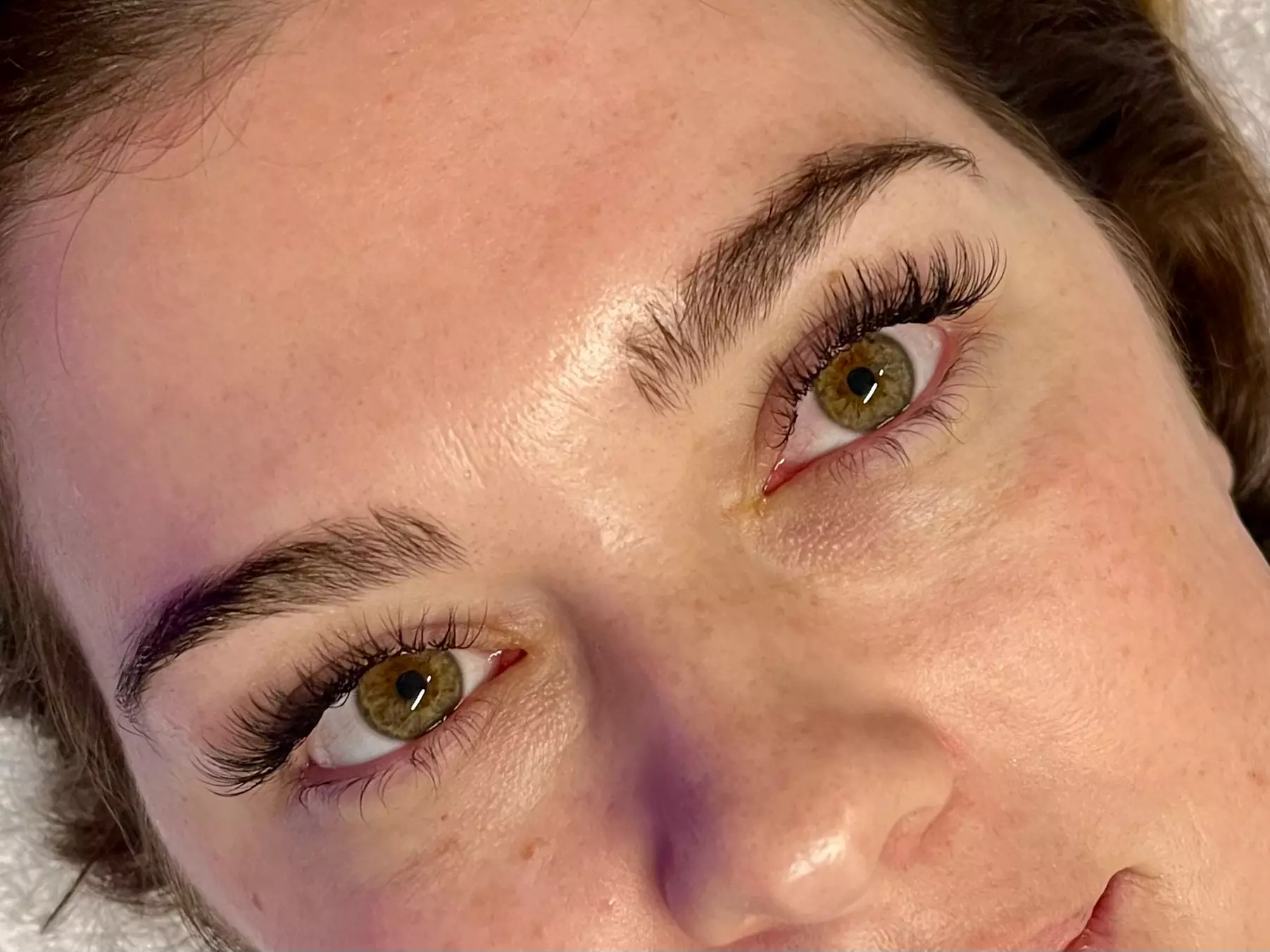 Full Set of Eyelash Extensions for a Glamorous Look
