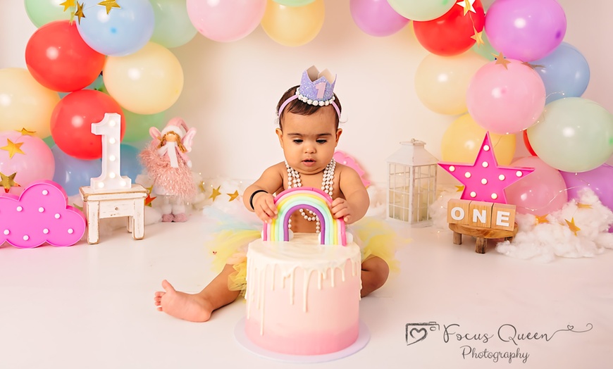 Image 12: Up to 50% Off on Tour - Photography at Focus Queen Photos