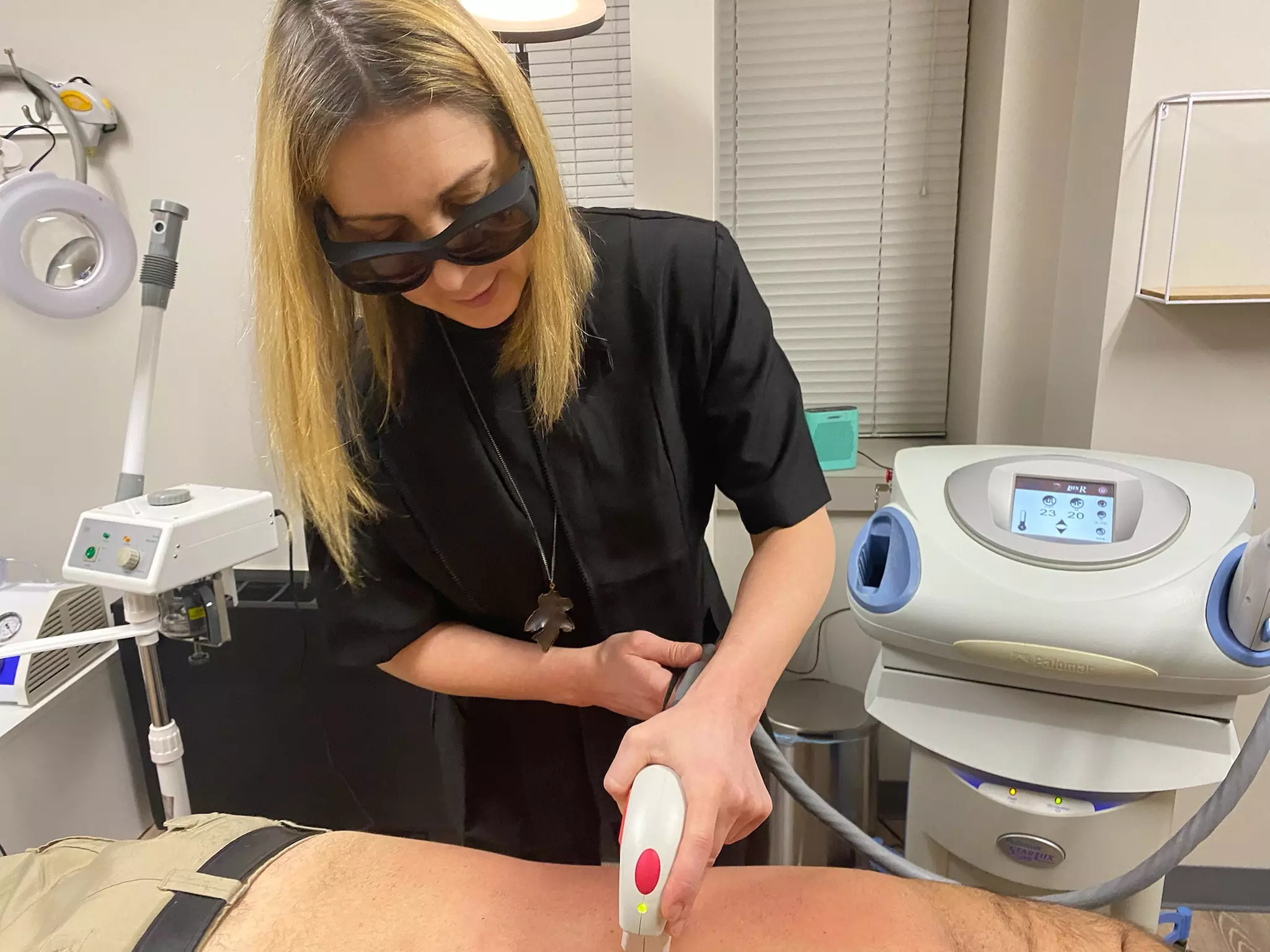 Experience up to 50% off with The WooSkin's laser hair removal options for bikini and chin, offering either 3 or 6 sessions - Second Medium