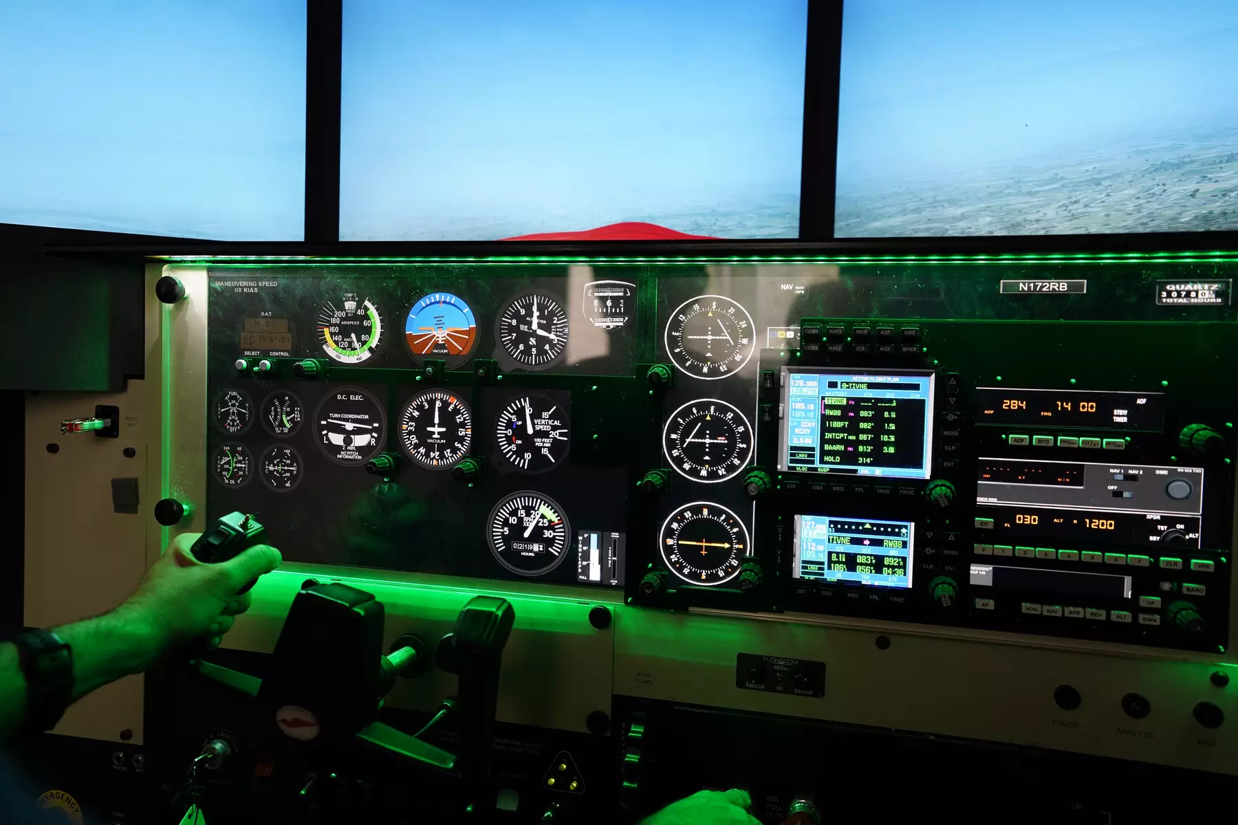 Experience the Thrill: Flight Simulator & Ground Lesson