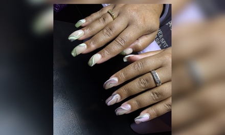 Classic Gel Polish Manicure - Missfit Nail Studio
