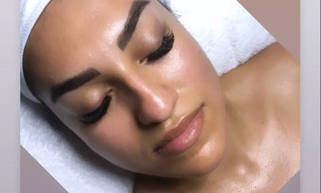Up to 45% Off on Eyelash Extensions at Doll Face Beauty