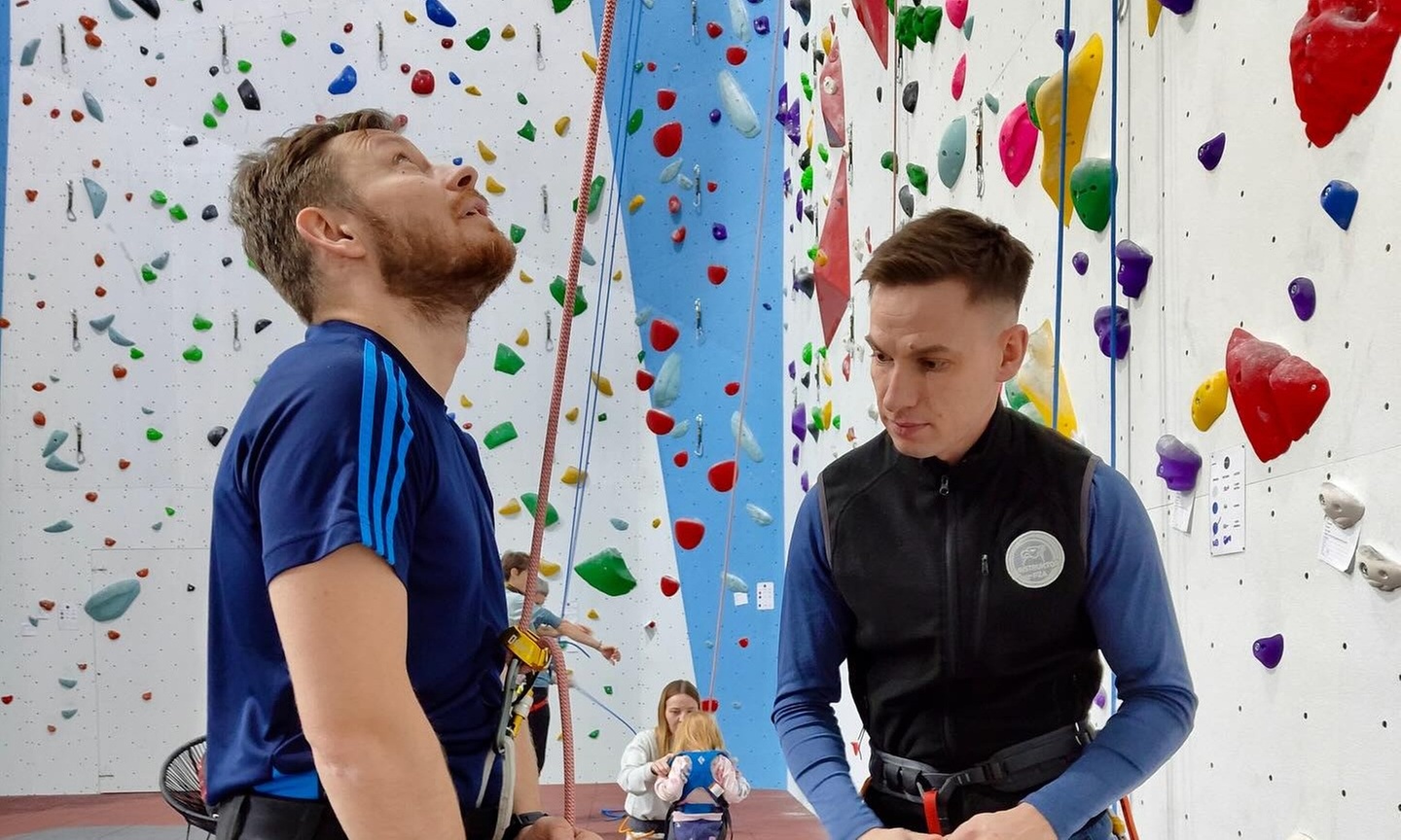 Do 40% zniżki na Wspinaczka - pod dachem w Wibrem Arena - Ściana wspinaczkowa