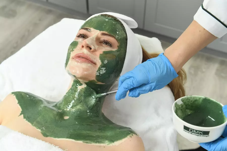 Up to 45% Off on Facial at Reine Amina - Primary Image