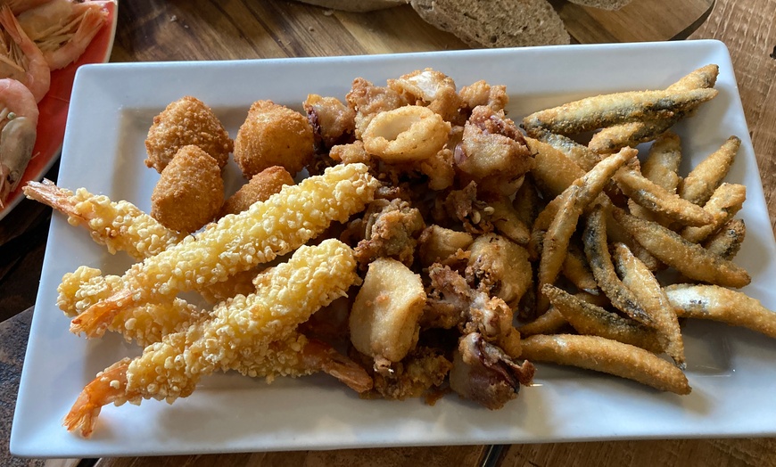 Image 2: Seafood Sharer for Two at The Jolly Sailor At Heybridge Basin