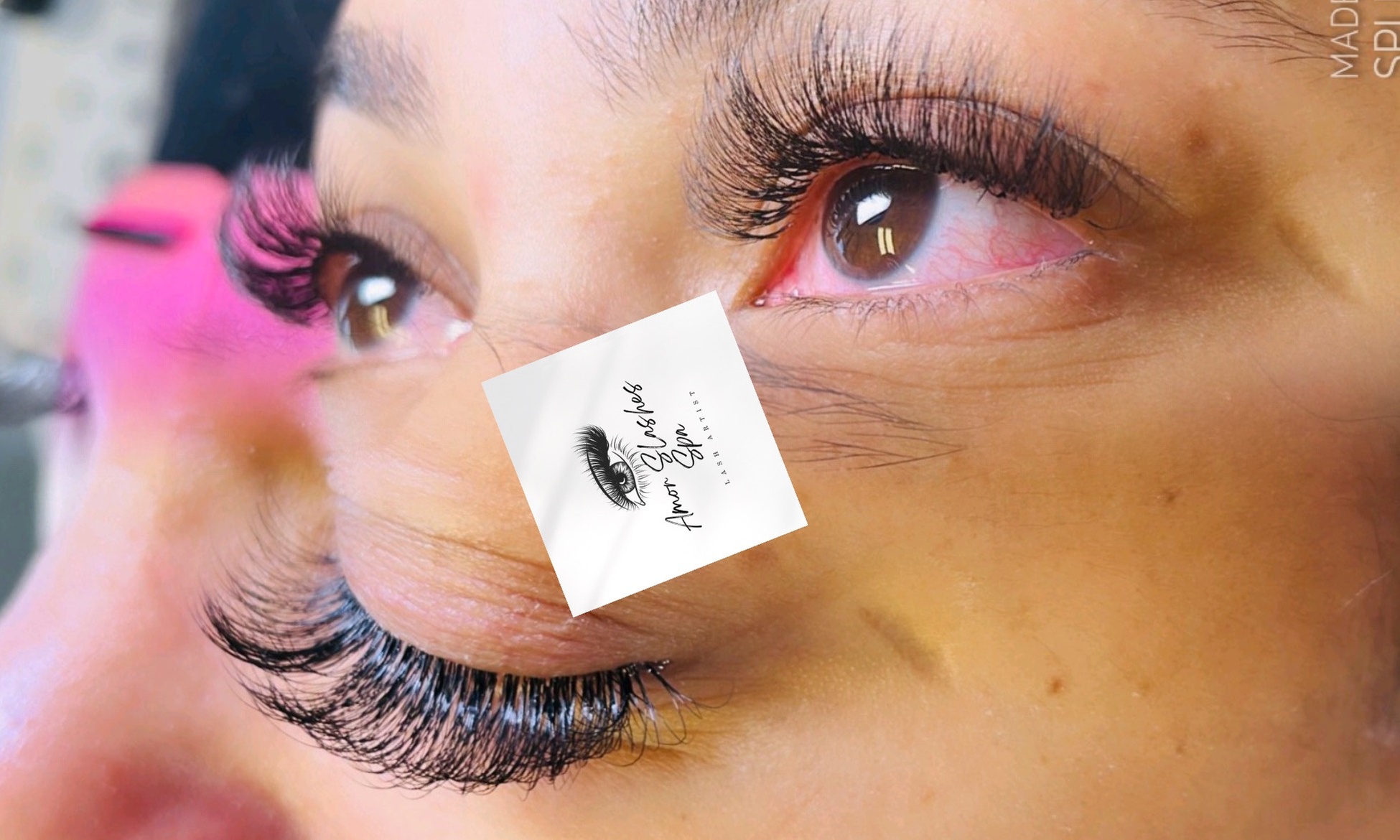 Natural Full Set Eyelash Extensions for a Stunning Look