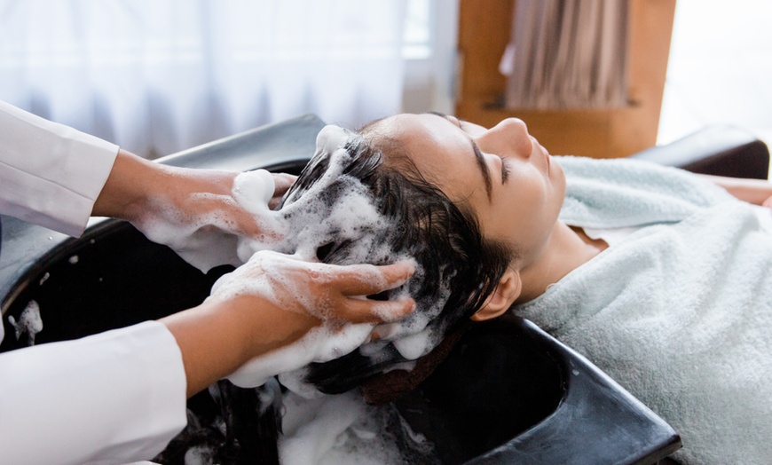 Image 1: One or Two 60-Minute Scalp Beep-Cleaning Plus Examination, Mask & More
