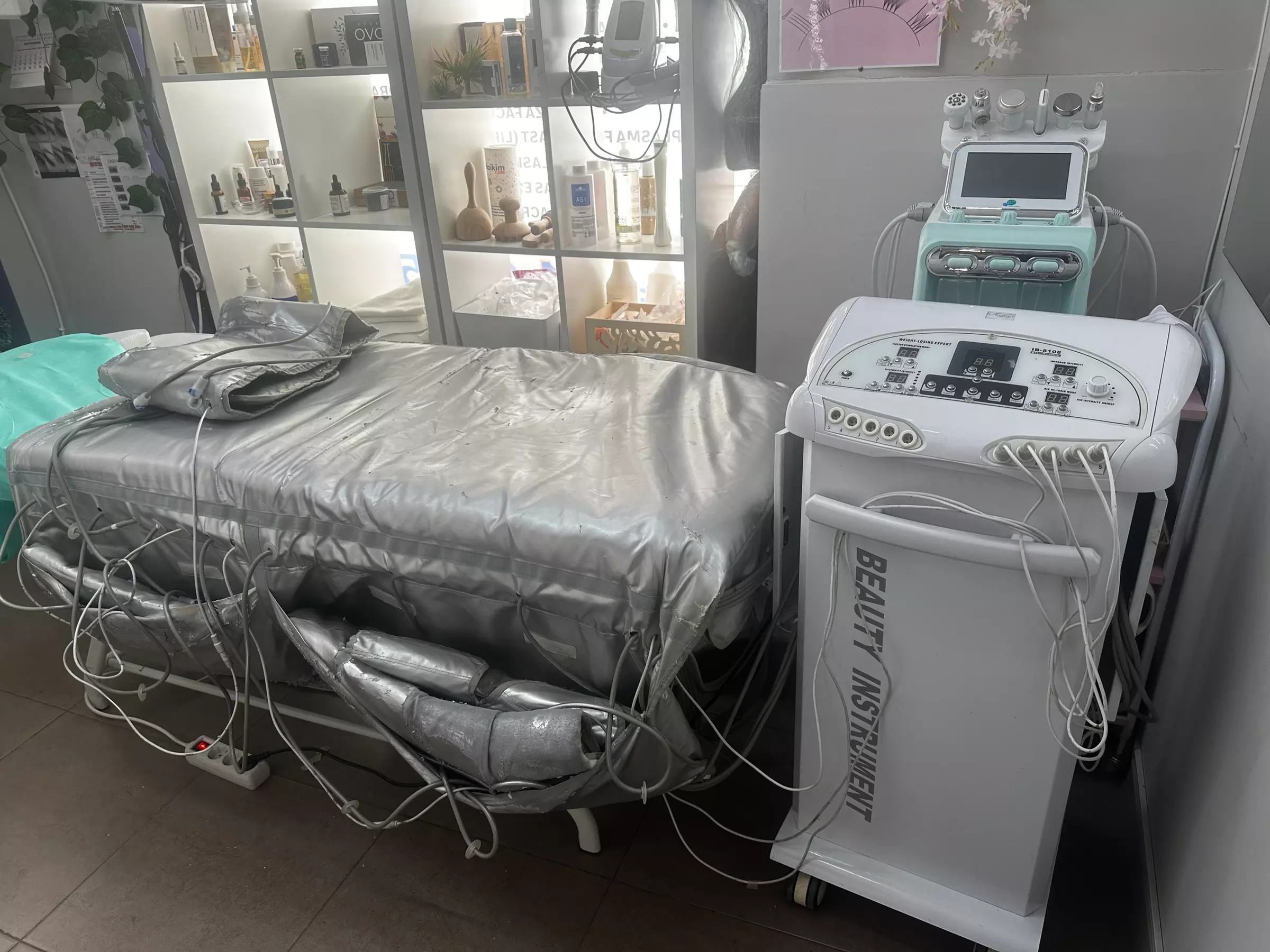 3, 6 o 9 sesiones de presoterapia, cavitación y masaje drenante con hasta 230,01 € de descuento - Second Medium