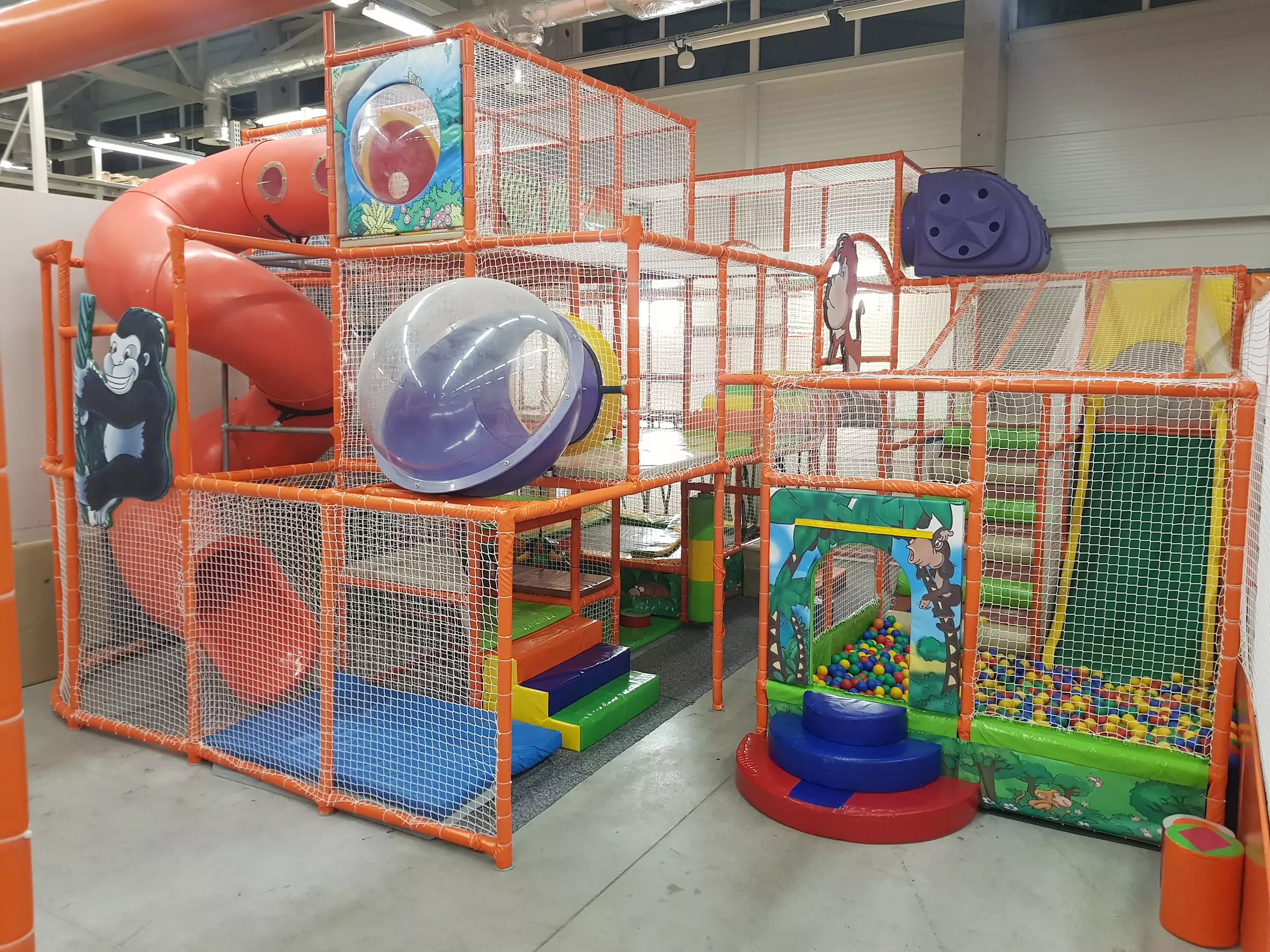 Godzinne wejście do parku trampolin dla 1 lub 2 osób