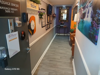 One 30-Minute Massage and 30-Minute Unique Stretch or Percussion Therapy Session - Massage Unique