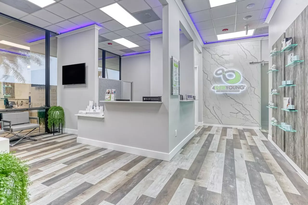 Up to 79% Off on IV Therapy Sessions at 4Ever Young Aventura