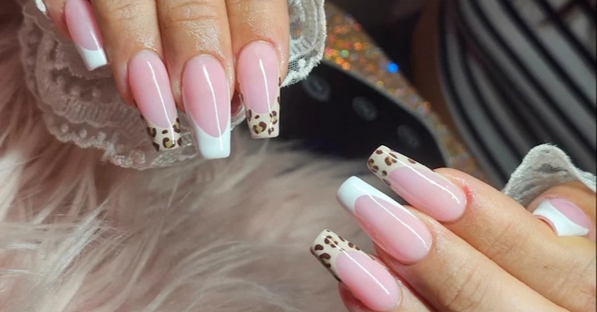 Manicura o pedicura con esmalte en Valencia