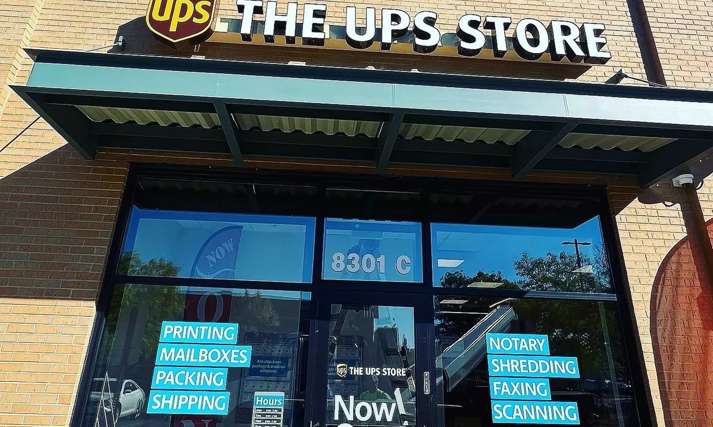 6 or 12-Month Mailbox Services at The UPS Store – Chicago, IL
