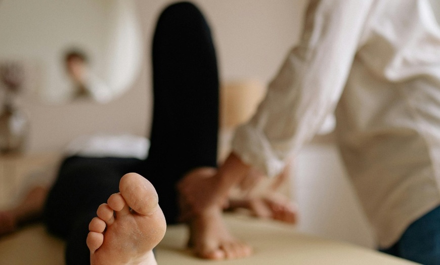Image 2: 45-Minute Assisted Stretching Plus Free Consultation 
