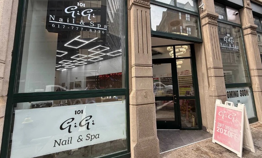 Image 2: Relaxing 60 or 90-Minute Hot Stone Massage Experience